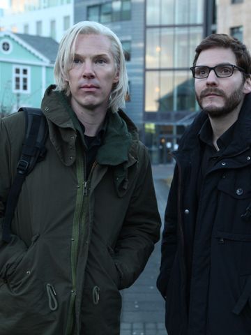 blond-benedict-cumberbatch-gets-racy-as-julian-assange-in-the-fifth-estate-trailer