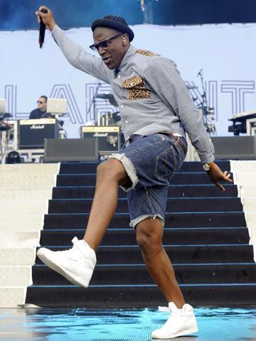 labrinth-i-didn-8217-t-want-to-wet-myself-like-fergie-from-the-black-eyed-peas-so-took-a-toilet-break-during-show