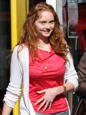 lily-cole-snapped-with-ring-on-engagement-finger